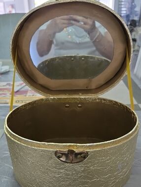 Vintage Gold Oval Jewelry Case with Interior Mirror
